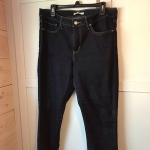 Levi’s slim jeans size 14/32